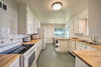 Waterfront Home - Easy Access To Olympic Peninsula