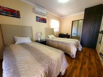 Hostal Tenacity Mafikeng Guesthouse