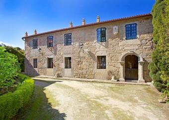 Ceilan Villa Sleeps 13 Pool Wifi