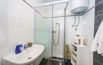 Three-bedroom Holiday Home In Nadin