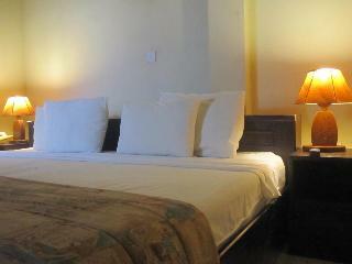 Hotel Coconut Grove Bridge House