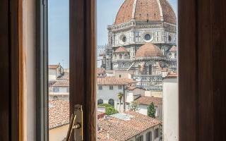 Hotel Apartment With Balcony And View Over The Duomo