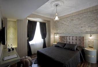 Ascot Hotel B�y�kada