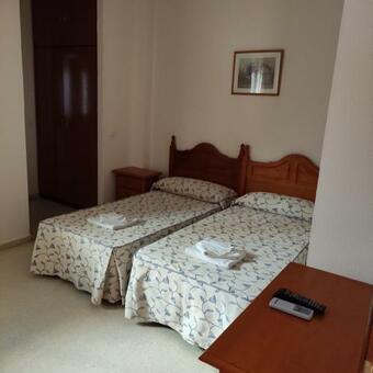 Hostal Hospedaje Benacazon A49