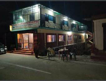 Hotel Oyo 82412 The Kanatal Home Stay