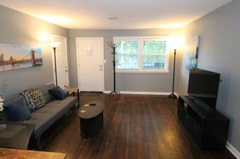 Recently Remodeled House Near Expo, Tu, Rt 66, Downtown With Large Fenced Yard