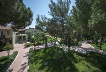 Hotel Crystal Flora Beach Resort