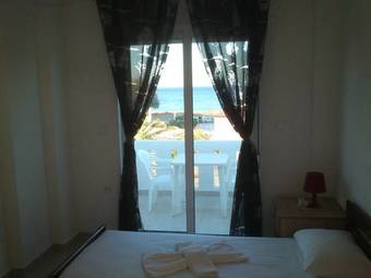Hostal Kiotari Beach Apartments