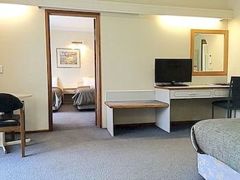 Hamiltons Townhouse Motel