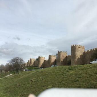 Moderna Casa De Piedra