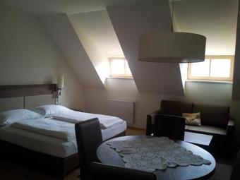 Hostal G�stehaus & Appartements Lehensteiner Wachau