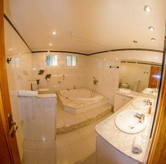 Les Canyes Cottage, Private Villa Resort