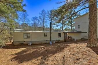 Pet-friendly Wedowee Cabin - Shared Boat Dock