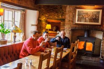 Hotel White Horse Inn & Restaurant