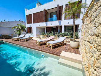 Hotel S Estancia Suites