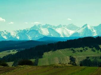 Skalny Zak?tek Z Grot? Soln? Na Wy??czno??