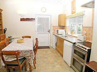 1 Luckington Stables