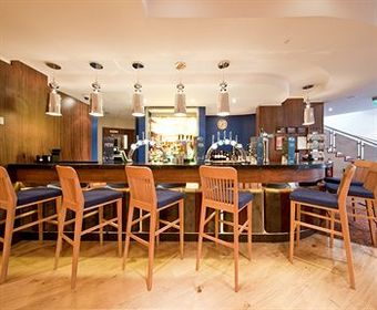 Drayton Manor Hotel
