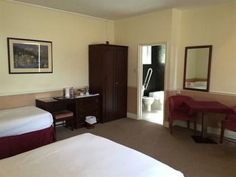 Hostal Olivers Lodge Hotel