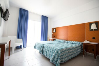 Hotel Port Fiesta Park