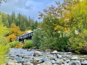 Posada Riverside Mountain Lodge