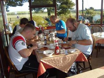 Hostal Bee Cottage Farm Guest House