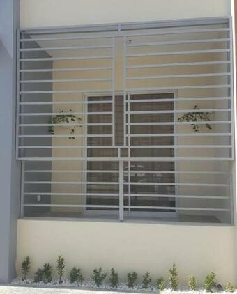 Hermoso Apartamento Con Estacionamiento Gratuito.