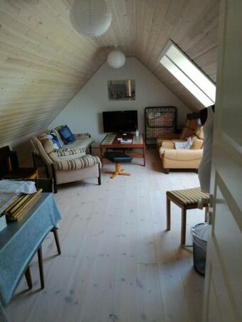 Stenh�j Bed And Breakfast, V. Jette Og Marius