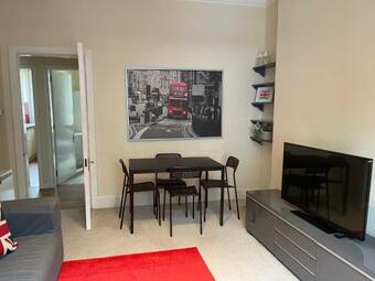 Beautiful 2 Bedroom Apartment- Prime Location, Aberdeen Centre