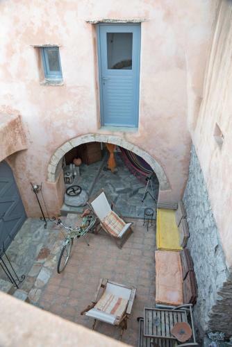 Hostal Aloizianika 1768 Traditional Guesthouse