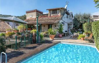 Amazing Home In Alvignano With Outdoor Swimming Pool, Wifi And 6 Bedrooms