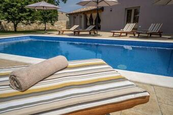 Beautiful, Modern Villa Flegar With A Private Pool