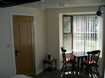 Hostal Parkside Guest House