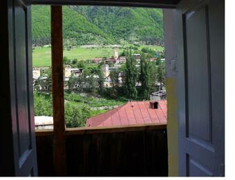 Hostal Travel Inn House Mestia ? ????????? ?????