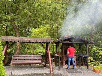 Villa Pensiunea Julian House