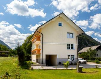 Apartma Ro?le