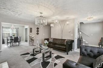 Diamonds Are Forever 4 Bedroom Home With Hot Tub