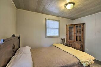 Villa Home With Mtn View Deck And Clubhouse Access!