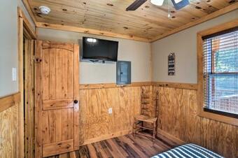 Quaint Beattyville Cabin Less Than 1 Mi Into Town!