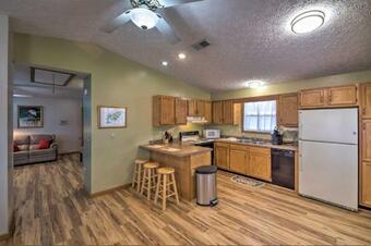 Jamestown Home With Porch About 5 Mi To Lake Access