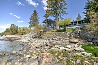 Bayfront Hancock Cottage With Beautiful Walking Beach