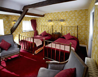 Posada Ye Olde Bulls Head Inn & Townhouse