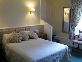 The Golden Fleece Hotel