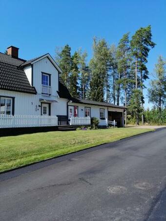 Apartamento L�genhet I Gullsp�ng Med Utsikt �ver Skogen