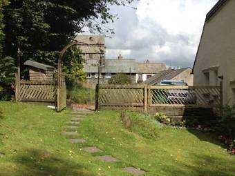 Bed & Breakfast School House Cottage B&amp;b And Tea Garden