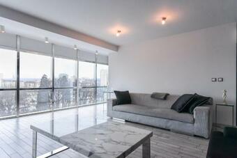 ? The View ? Stunning One-bedroom Apartment