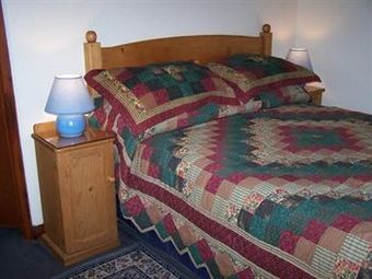 Hostal Bridge House Hotel