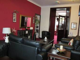 The Robertson Arms Hotel