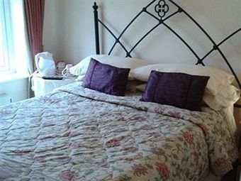 Hostal Station Farm Guest House