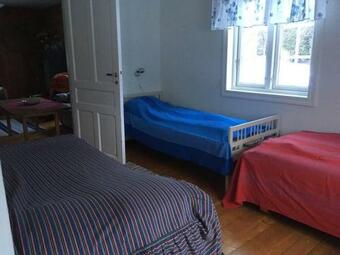 7-b�dds Stuga P� Bong�rd Mellan Bydalen Och Hallen